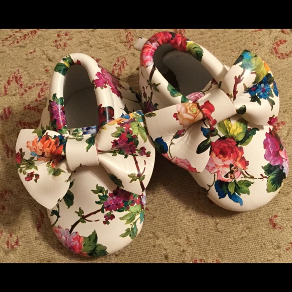 Other - FLORAL BABY SHOES with Bow Moccasin Style Size 3 Other - FLORAL BABY SHOES with Bow Moccasin Style Size 3